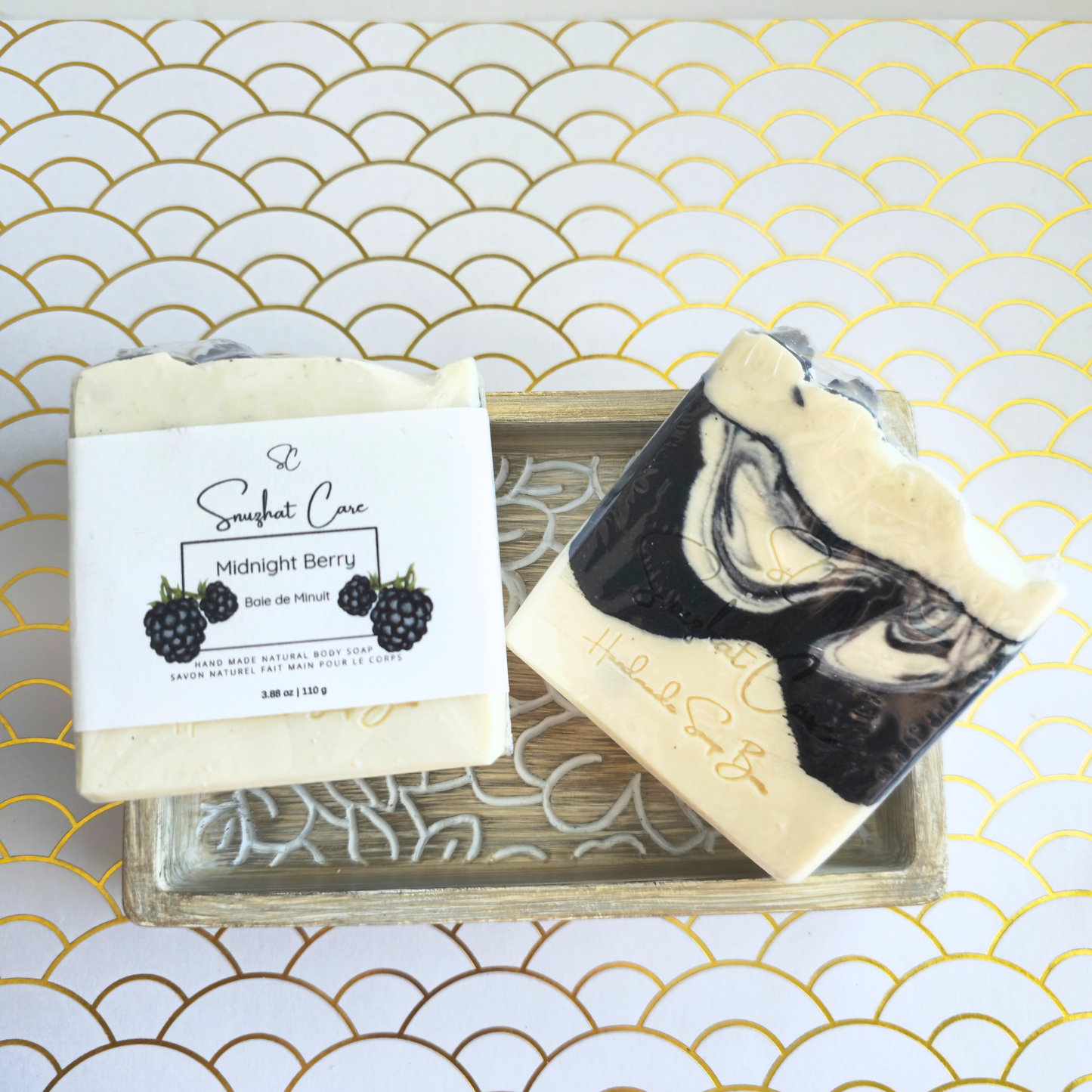 Handmade midnight berry charcoal soap bar with shea butter, kaolin clay and botanical oils for refreshing cleansing skincare by Snuzhat Care