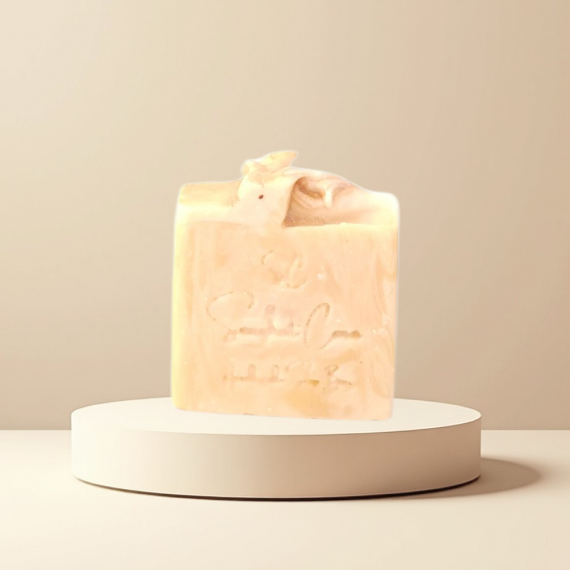 Handmade Hawaiian blossom soap bar with shea butter, kaolin clay and botanical oils for tropical floral skincare and self-care rituals by Snuzhat Care